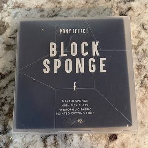 🇺🇸 NWT Block Sponge Pony Effect Makeup Sponge